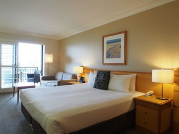 Coogee Bay Hotel - Boutique - Sunshine Coast Guide 15