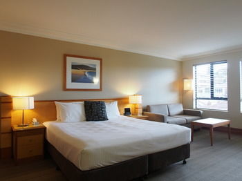Coogee Bay Hotel - Boutique - Sunshine Coast Guide 22