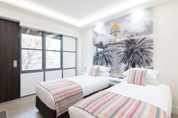 Abode By Easystay - Sunshine Coast Guide 3