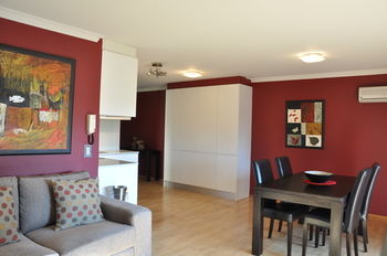 Annam Serviced Apartments - Sunshine Coast Guide 12