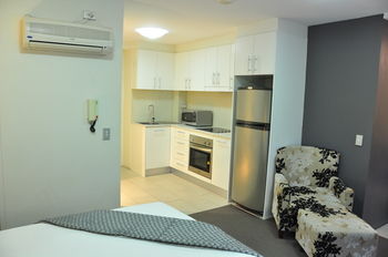 Annam Serviced Apartments - Sunshine Coast Guide 17