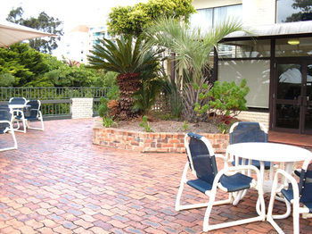 El Lago Waters Motel - Sunshine Coast Guide 4