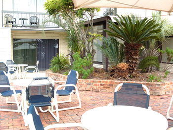 El Lago Waters Motel - Sunshine Coast Guide 5