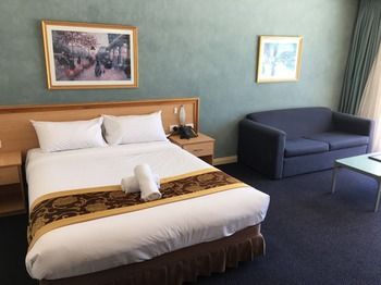 El Lago Waters Motel - Sunshine Coast Guide 11