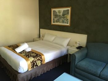 El Lago Waters Motel - Sunshine Coast Guide 14