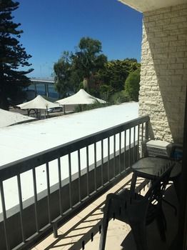 El Lago Waters Motel - Sunshine Coast Guide 15