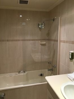 El Lago Waters Motel - Sunshine Coast Guide 17