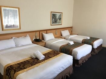 El Lago Waters Motel - Sunshine Coast Guide 22