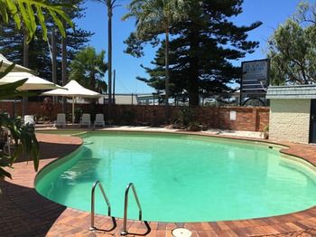 El Lago Waters Motel - Sunshine Coast Guide 30