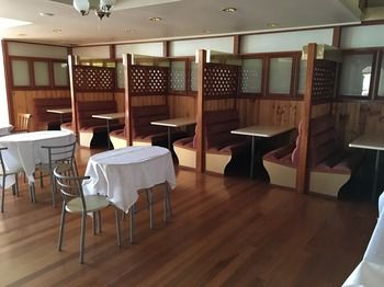 El Lago Waters Motel - Sunshine Coast Guide 39