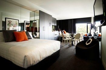 Art Series - The Cullen - Sunshine Coast Guide 4