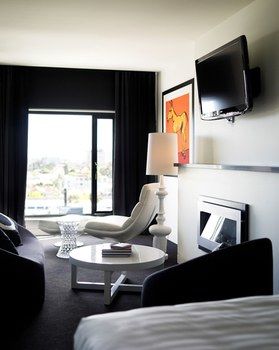 Art Series - The Cullen - Sunshine Coast Guide 5