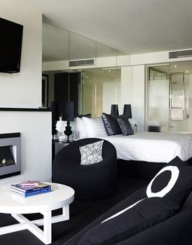 Art Series - The Cullen - Sunshine Coast Guide 20