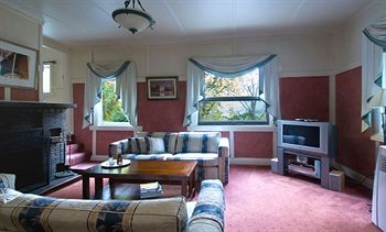 Cottages At Monreale - Sunshine Coast Guide 2