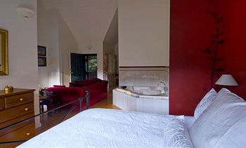 Cottages At Monreale - Sunshine Coast Guide 17