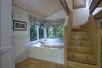 Cottages At Monreale - Sunshine Coast Guide 48