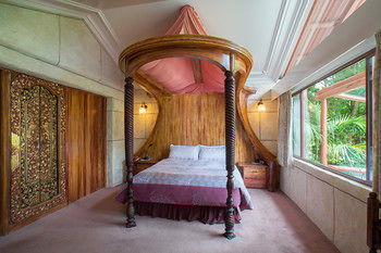 A Camelot Tower & Penthouse - Sunshine Coast Guide 35