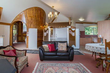 A Camelot Tower & Penthouse - Sunshine Coast Guide 42