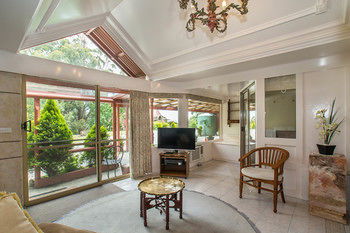 A Camelot Tower & Penthouse - Sunshine Coast Guide 44