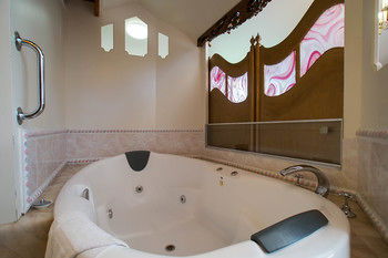 A Camelot Tower & Penthouse - Sunshine Coast Guide 51