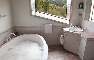 A Camelot Tower & Penthouse - Sunshine Coast Guide 5