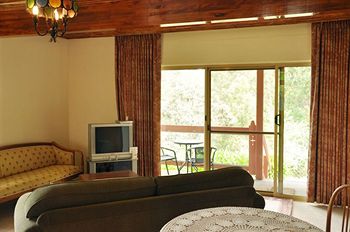 A Camelot Tower & Penthouse - Sunshine Coast Guide 10