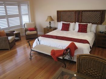 Brezza Bella Bed & Breakfast - Sunshine Coast Guide 3