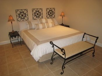 Brezza Bella Bed & Breakfast - Sunshine Coast Guide 8