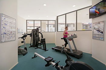 Aqua Vista Resort - Sunshine Coast Guide 17
