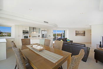 Aqua Vista Resort - Sunshine Coast Guide 65