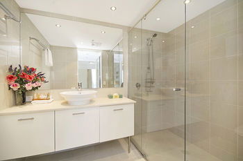 Aqua Vista Resort - Sunshine Coast Guide 99