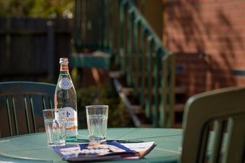 Apartments @ Mt Waverley - Sunshine Coast Guide 1