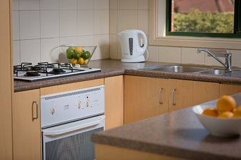 Apartments @ Mt Waverley - Sunshine Coast Guide 14