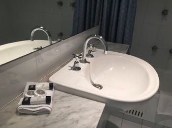 AEA The Coogee View Serviced Apartments - Sunshine Coast Guide 5
