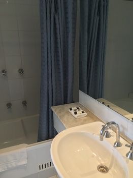 AEA The Coogee View Serviced Apartments - Sunshine Coast Guide 6