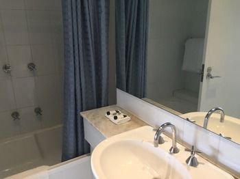 AEA The Coogee View Serviced Apartments - Sunshine Coast Guide 11