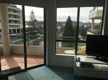 AEA The Coogee View Serviced Apartments - Sunshine Coast Guide 13