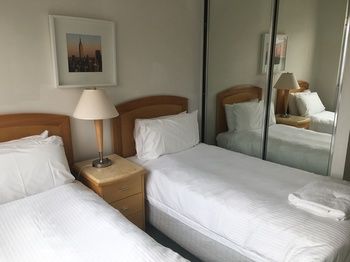 AEA The Coogee View Serviced Apartments - Sunshine Coast Guide 14