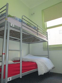 Casa Central Accommodation - Hostel - Sunshine Coast Guide 1