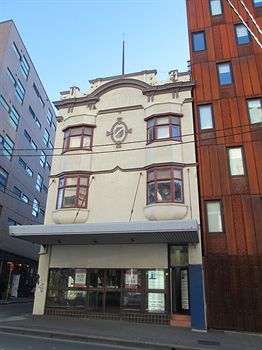 Casa Central Accommodation - Hostel - Sunshine Coast Guide 5