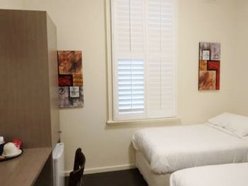 Naughtons Parkville Hotel - Sunshine Coast Guide 5