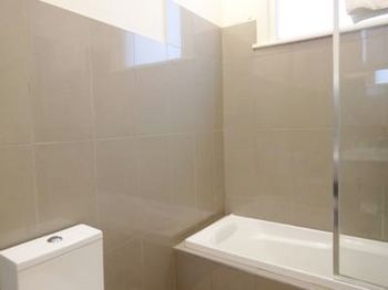 Naughtons Parkville Hotel - Sunshine Coast Guide 6