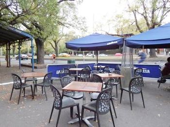 Naughtons Parkville Hotel - Sunshine Coast Guide 13