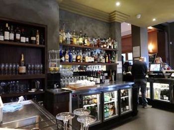 Naughtons Parkville Hotel - Sunshine Coast Guide 16