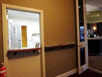 Naughtons Parkville Hotel - Sunshine Coast Guide 26