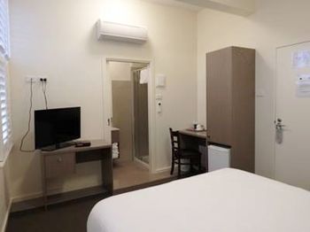 Naughtons Parkville Hotel - Sunshine Coast Guide 30