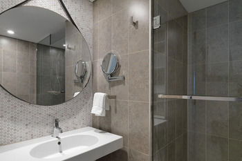 Adina Apartment Hotel Bondi Beach - Sunshine Coast Guide 7