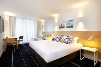 Adina Apartment Hotel Bondi Beach - Sunshine Coast Guide 18