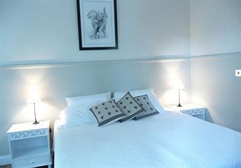 A Room With A View Bed & Breakfast - Sunshine Coast Guide 0