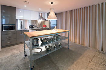 Zara Tower - Luxury Suites And Apartments - Sunshine Coast Guide 51